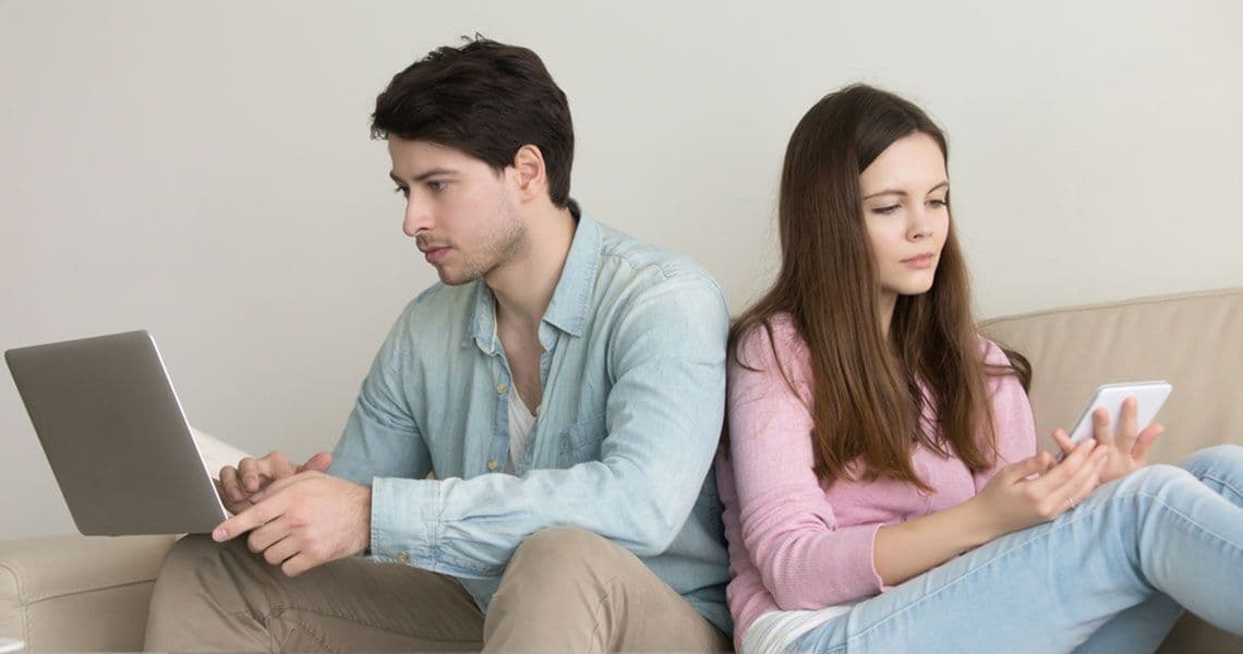 Saat Si Dia Terlalu Asyik dengan Kesibukannya, Lakukan 5 Hal Ini!